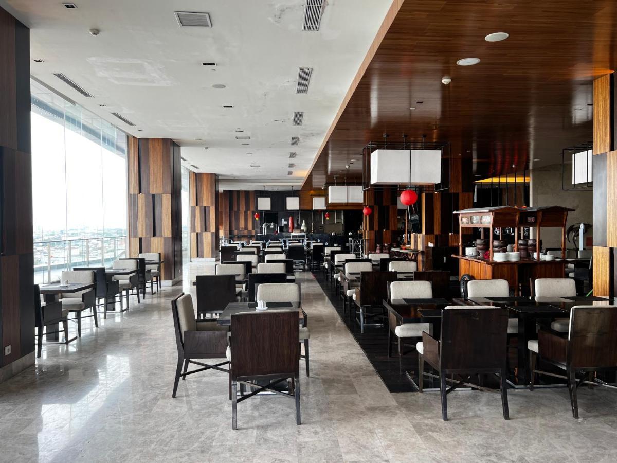 Po Hotel Semarang Luaran gambar