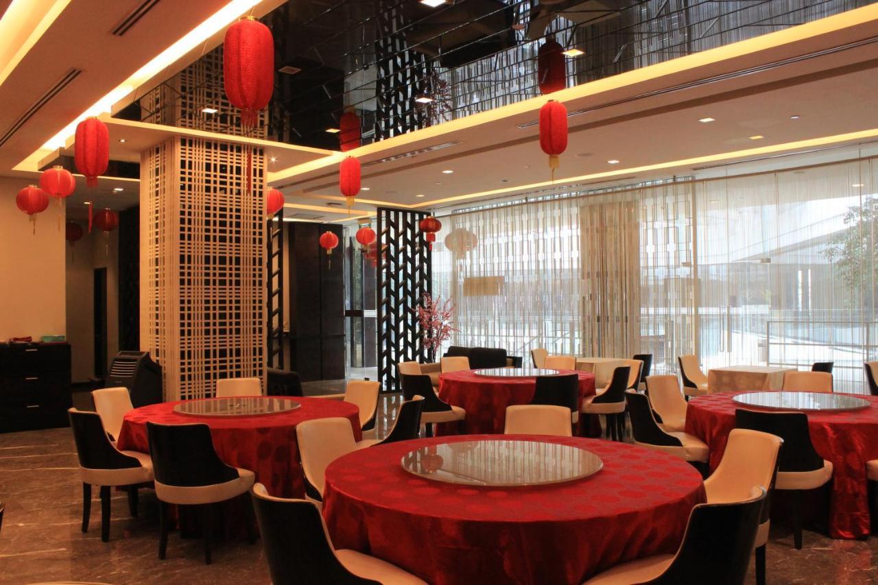 Po Hotel Semarang Luaran gambar