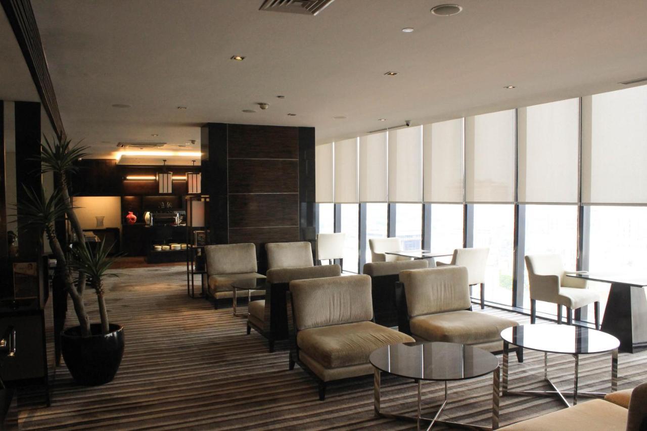 Po Hotel Semarang Luaran gambar