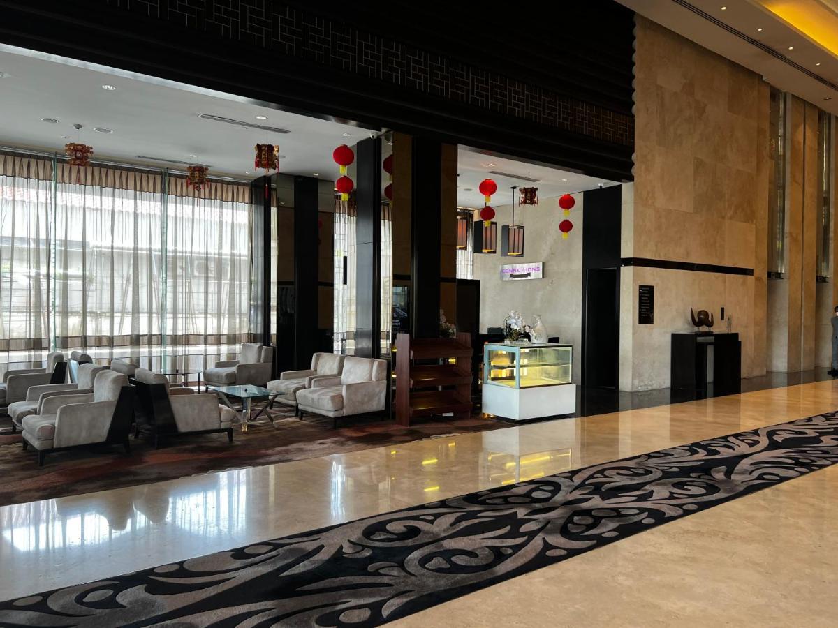 Po Hotel Semarang Luaran gambar
