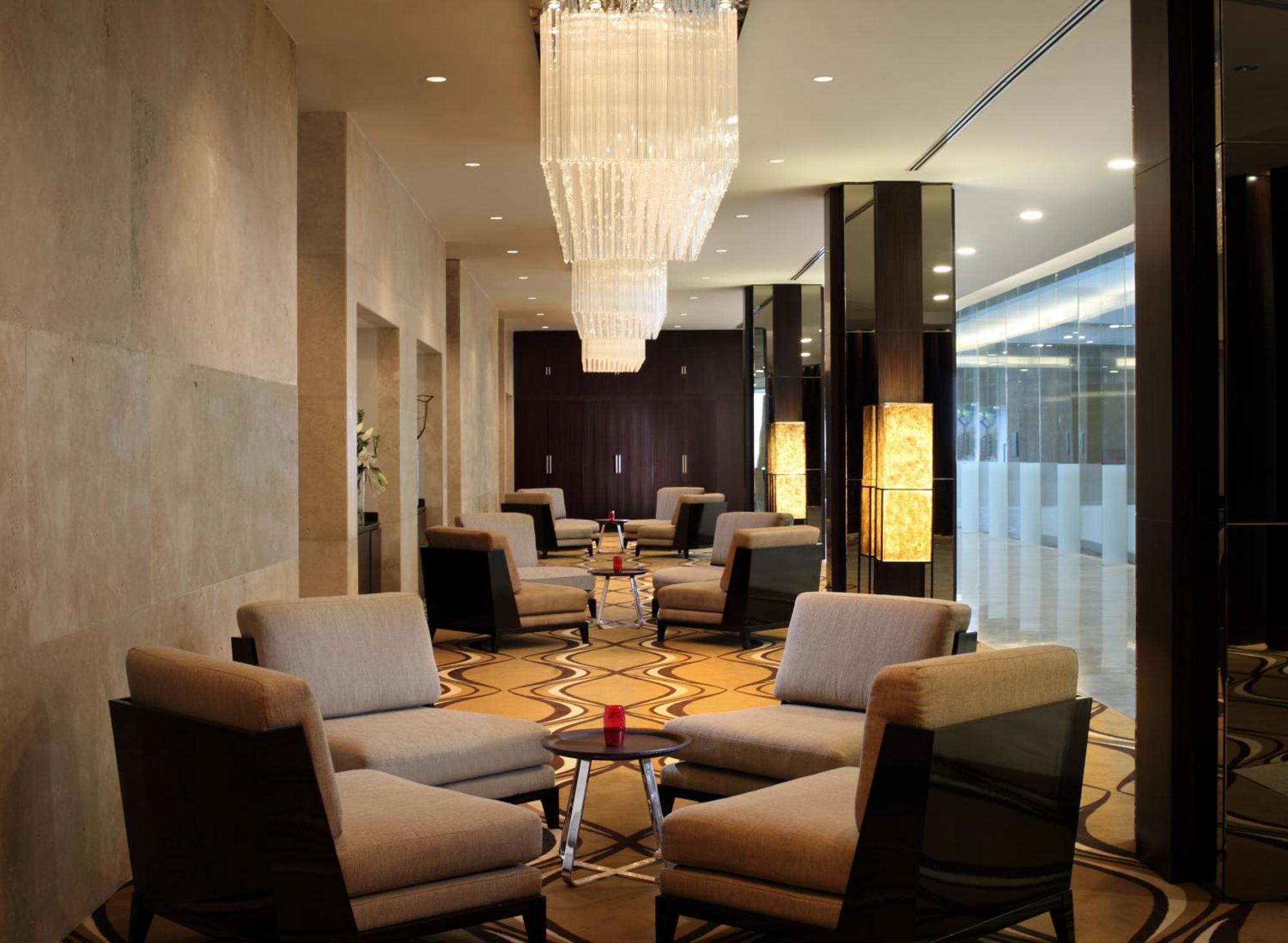 Po Hotel Semarang Dalaman gambar