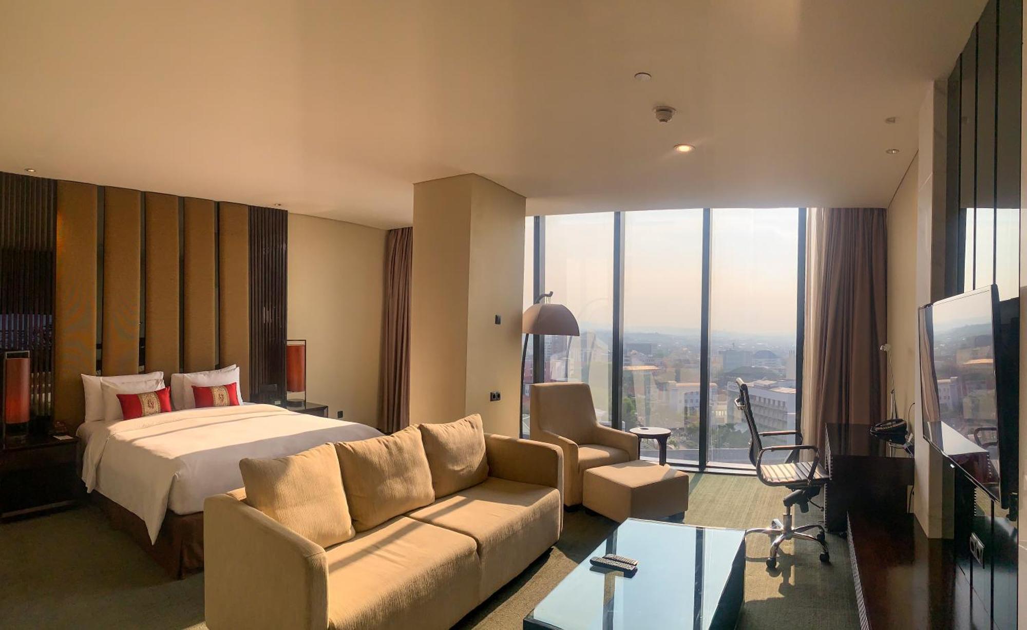 Po Hotel Semarang Luaran gambar