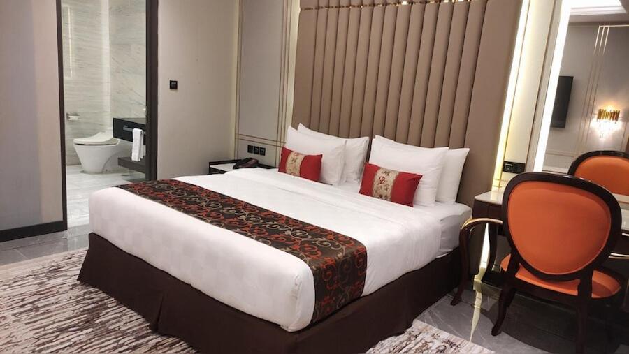 Po Hotel Semarang Luaran gambar