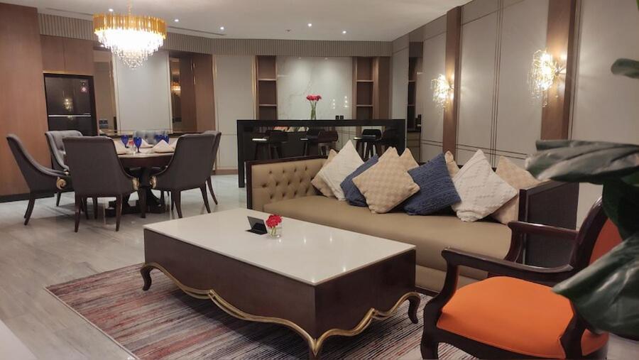 Po Hotel Semarang Luaran gambar
