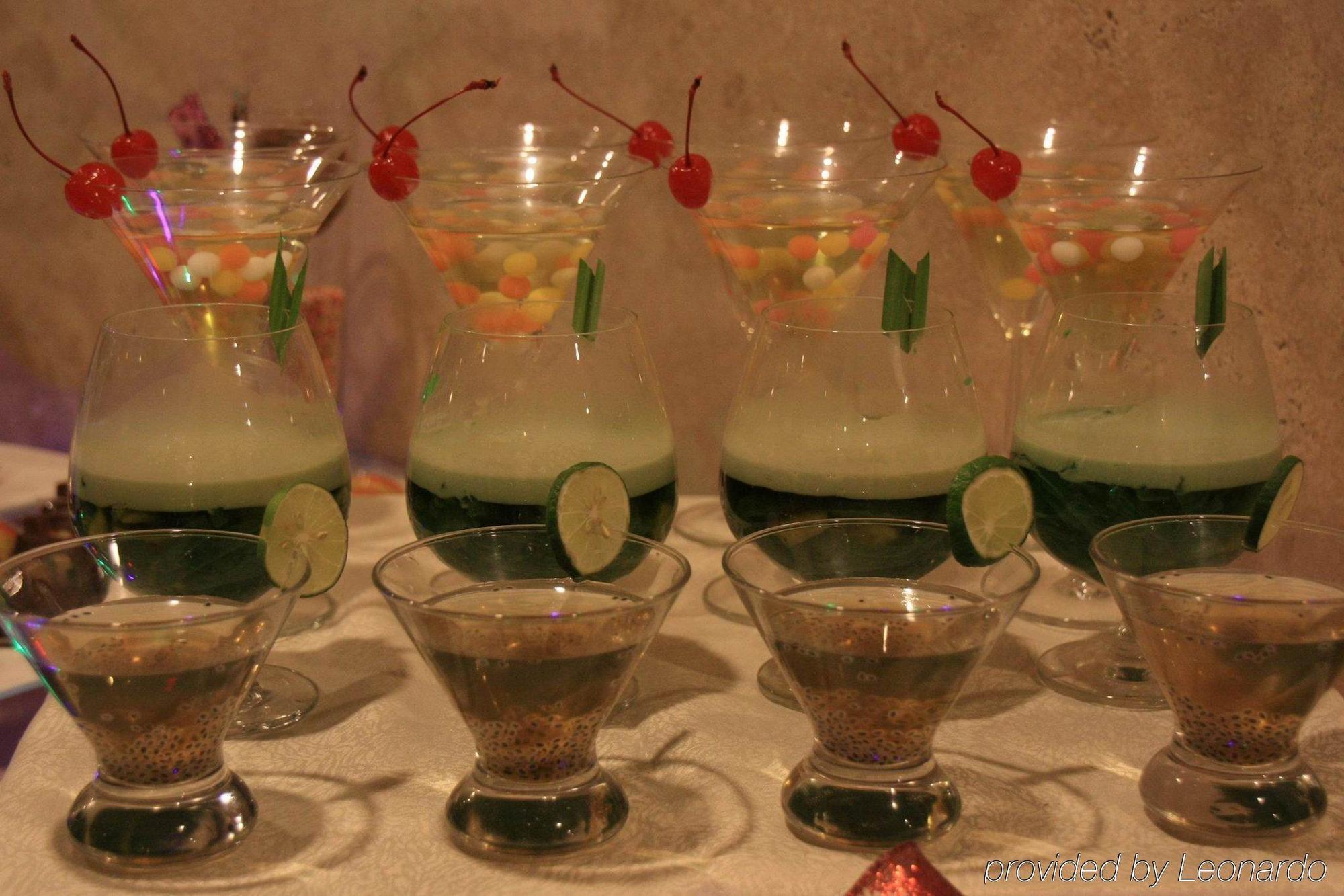 Po Hotel Semarang Luaran gambar