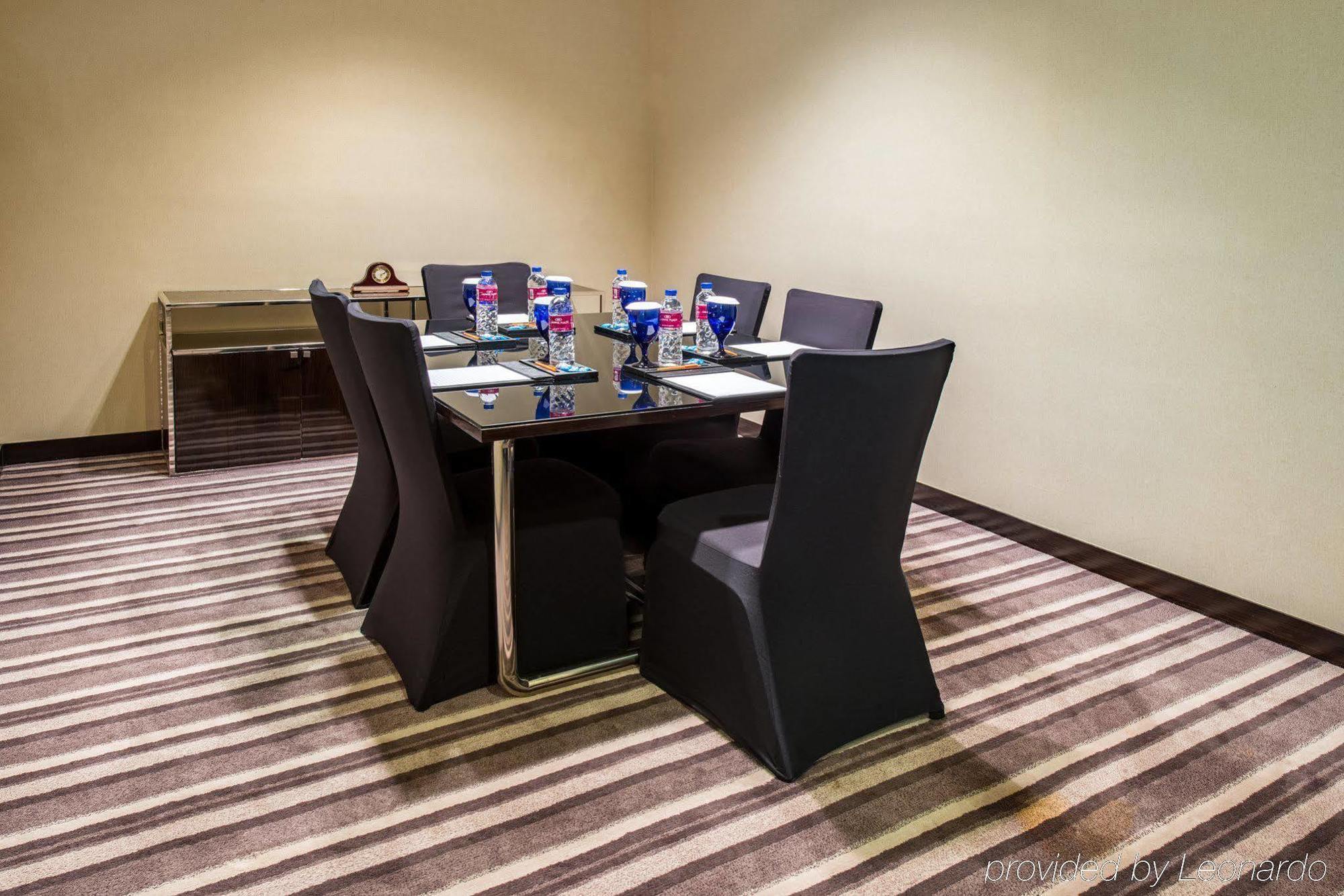 Po Hotel Semarang Luaran gambar