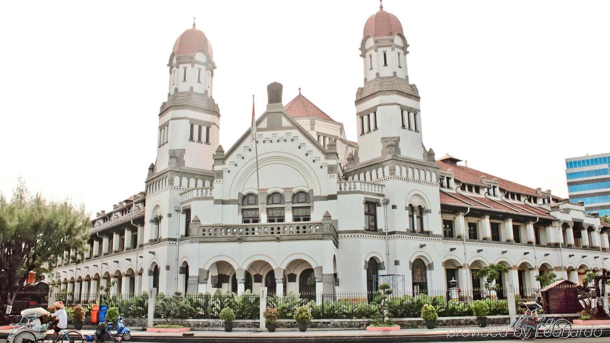 Po Hotel Semarang Luaran gambar